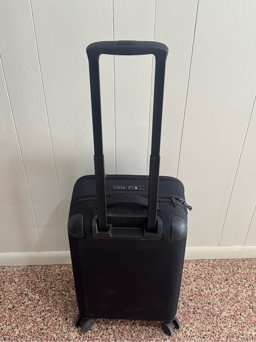 Away Black Softside Carry-On Rolling Spinner Suitcase Luggage - Picture 6 of 15